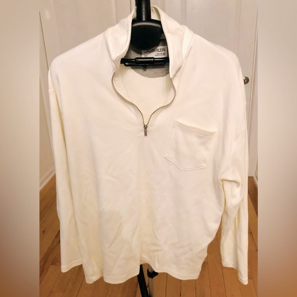 Calvin Klein - Picture 3 of 5